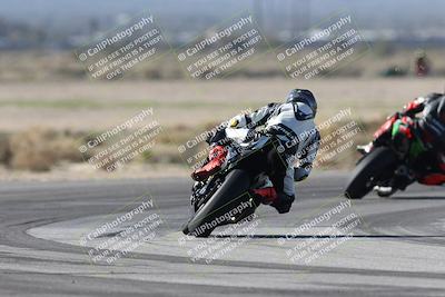 media/Jan-15-2026-Racers Edge (Thu) [[dfebeb70ab]]/3-B Group/Session 4 (Turn 5)/